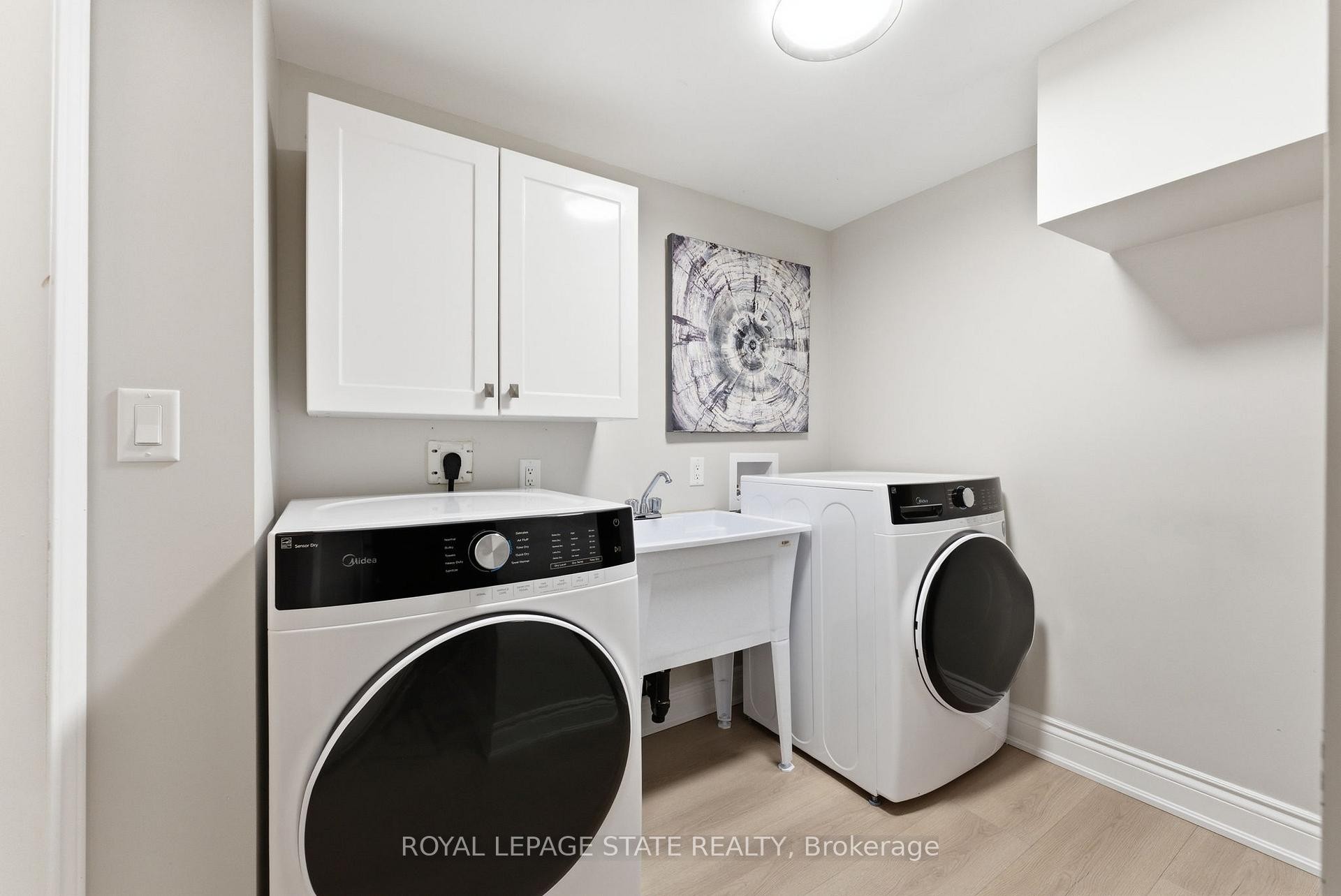 3 Holkham Avenue, Hamilton, ON - Indoor Photo Showing Laundry Room