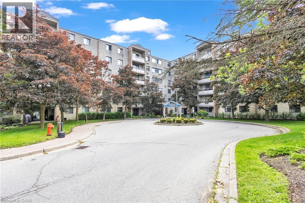 93 Westwood - 93 Westwood Road Unit# 206, Guelph, ON - Outdoor