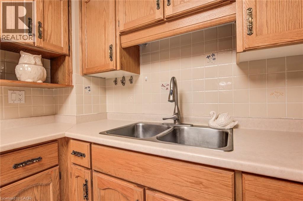 Kitchen - 93 Westwood Road Unit# 206, Guelph, ON - Indoor Photo Showing Kitchen With Double Sink