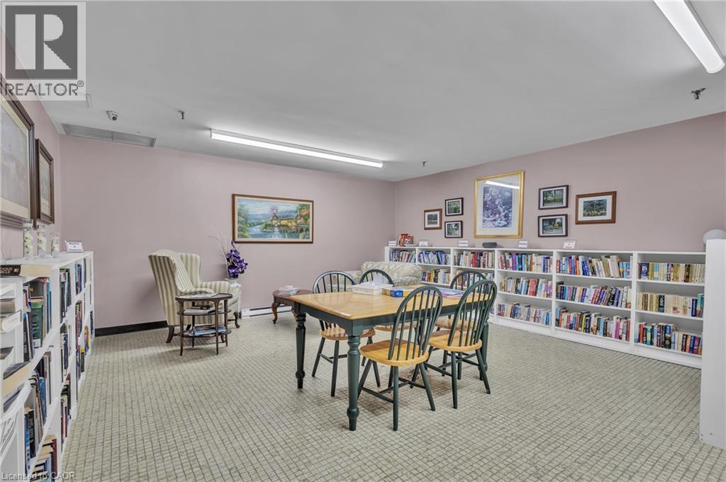 Library - 93 Westwood Road Unit# 206, Guelph, ON - Indoor
