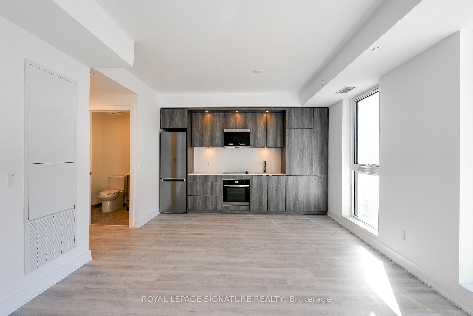 219-25 Cordova Avenue, Toronto, ON - Indoor Photo Showing Kitchen