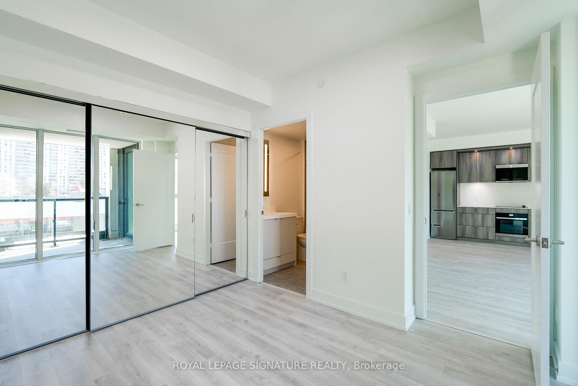 219-25 Cordova Avenue, Toronto, ON - Indoor Photo Showing Other Room