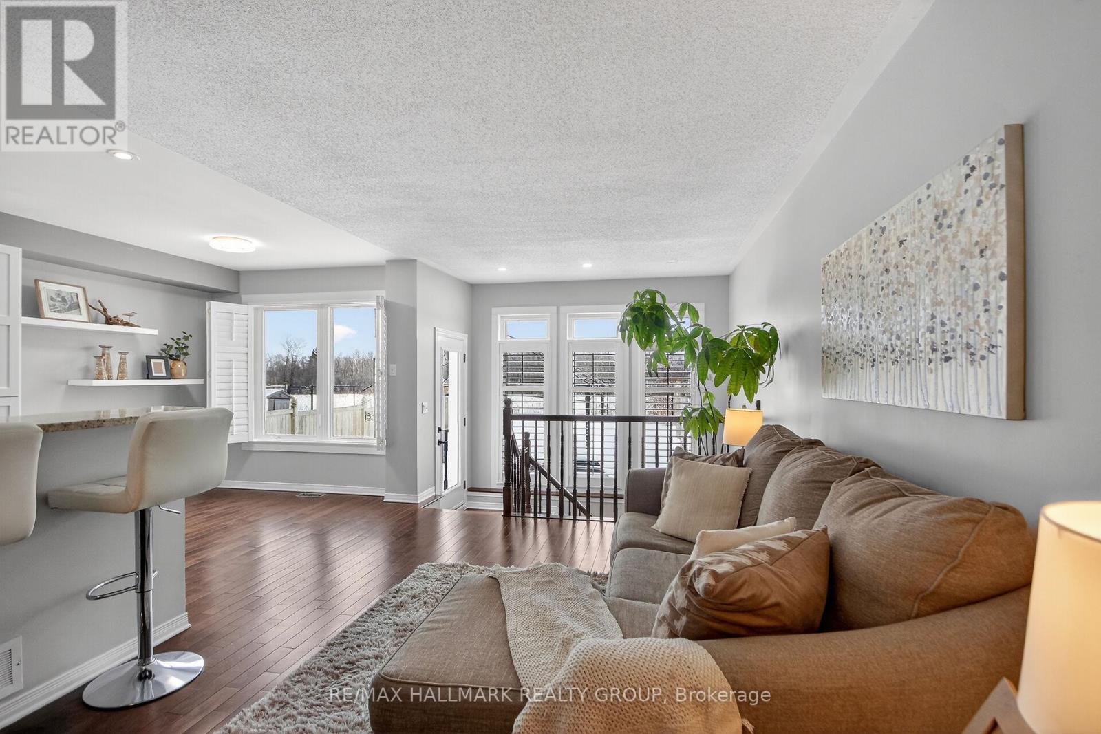 164 Trail Side Circle, Ottawa, ON - Indoor Photo Showing Living Room