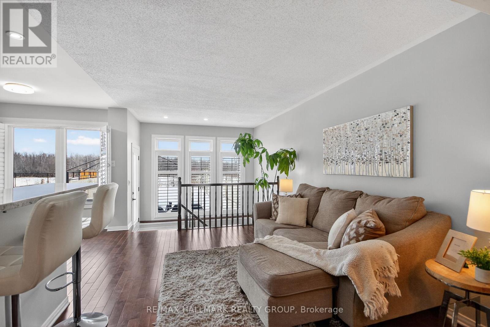 164 Trail Side Circle, Ottawa, ON - Indoor Photo Showing Living Room