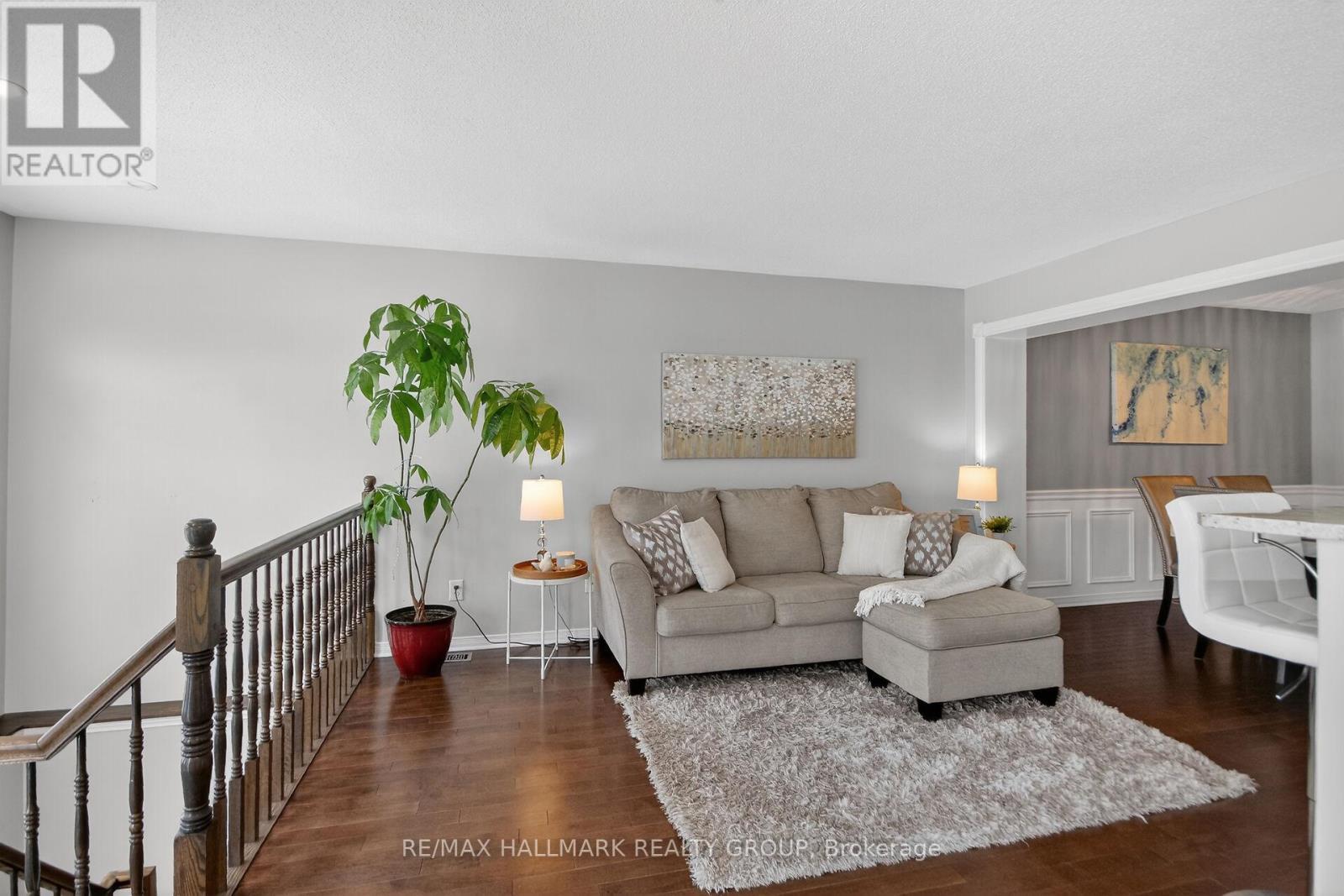 164 Trail Side Circle, Ottawa, ON - Indoor Photo Showing Living Room