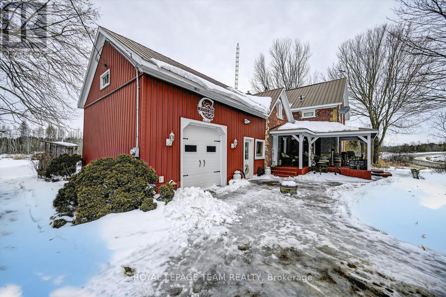Front Shed / Garage and Verandah - 3322 Cedar Grove Road, Edwardsburgh/Cardinal, ON - Outdoor