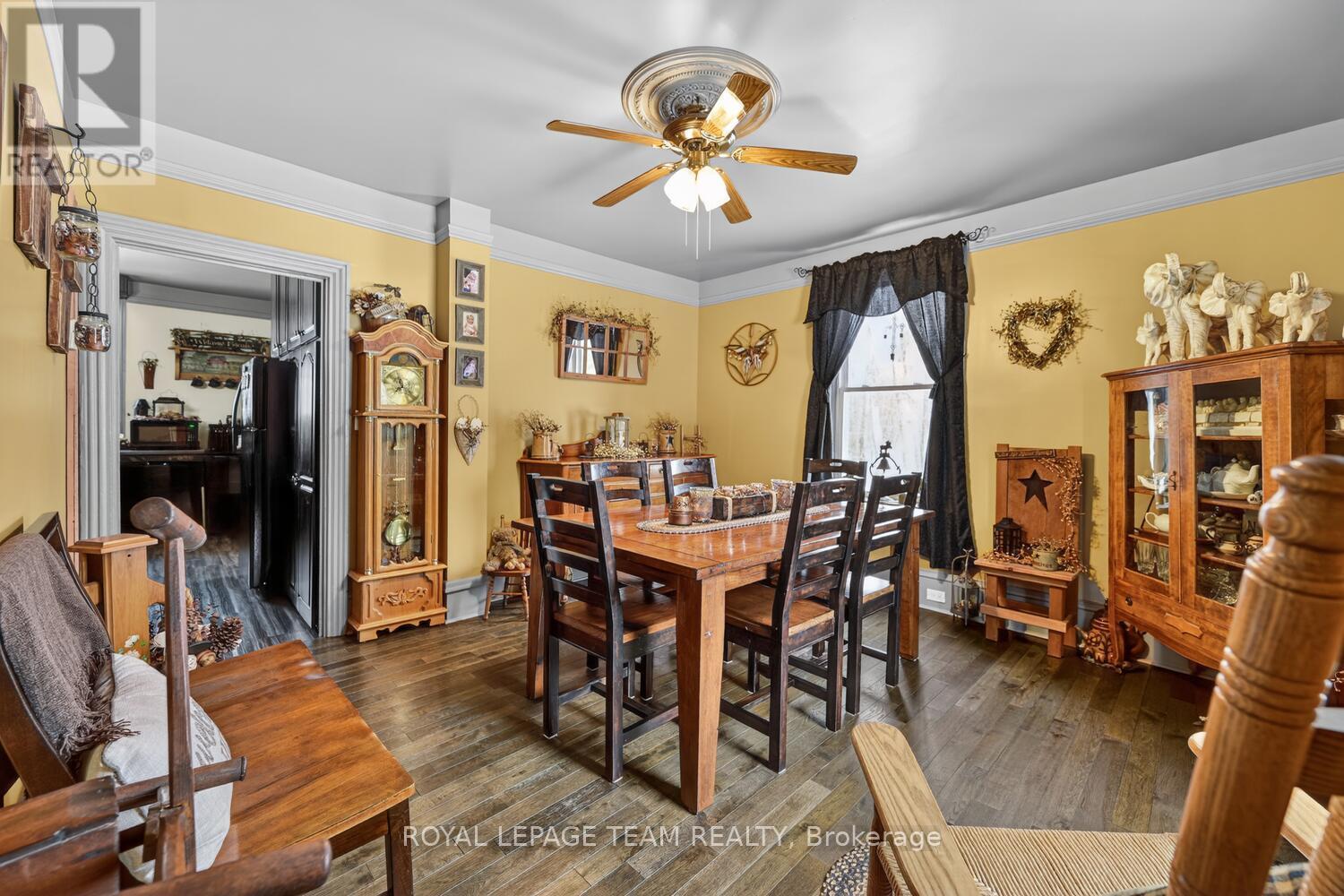 Dining Area off Foyer - 3322 Cedar Grove Road, Edwardsburgh/Cardinal, ON - Indoor Photo Showing Dining Room