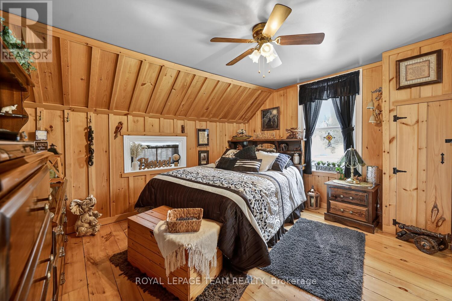 Primary Bedroom - 3322 Cedar Grove Road, Edwardsburgh/Cardinal, ON - Indoor Photo Showing Bedroom