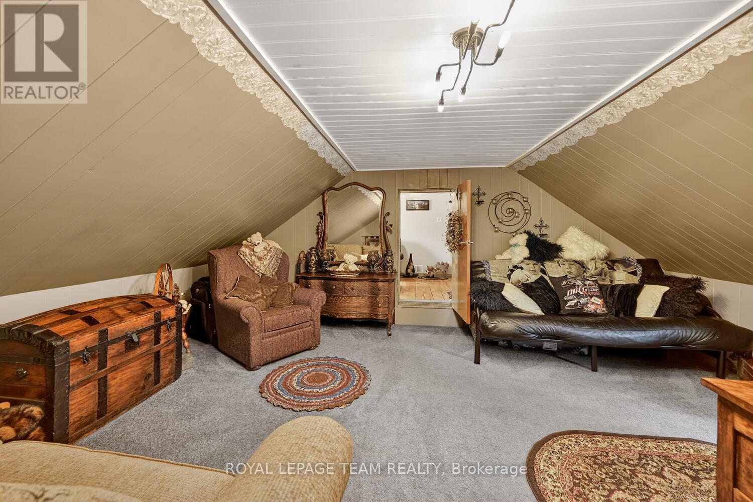 Family Space/ Bedroom/ Den - 3322 Cedar Grove Road, Edwardsburgh/Cardinal, ON - Indoor Photo Showing Other Room