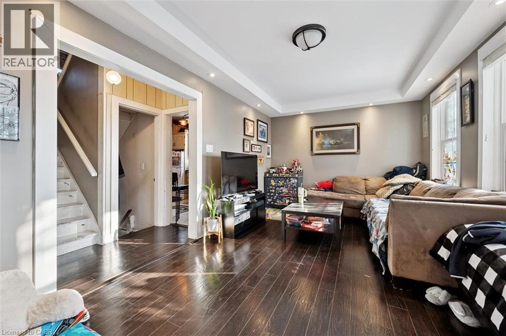81 Harvey Lane, Cambridge, ON - Indoor Photo Showing Living Room