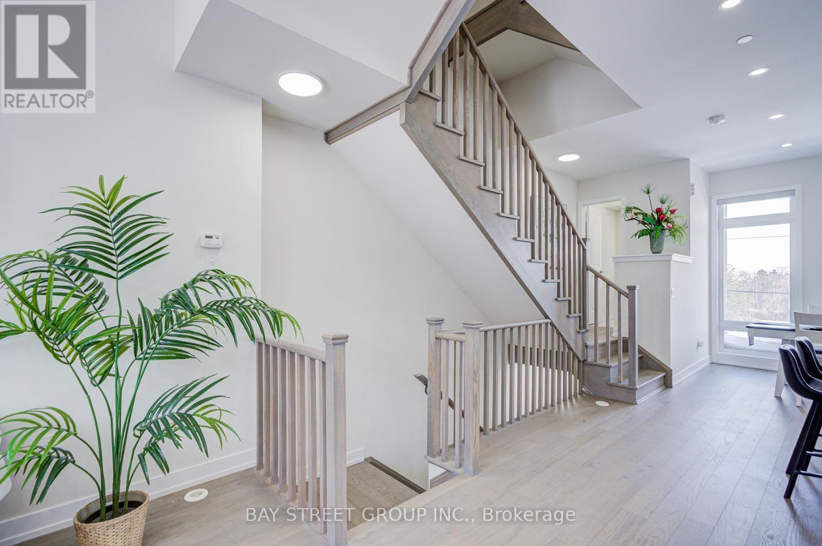 51 Credit Lane, Richmond Hill, ON - Indoor Photo Showing Other Room