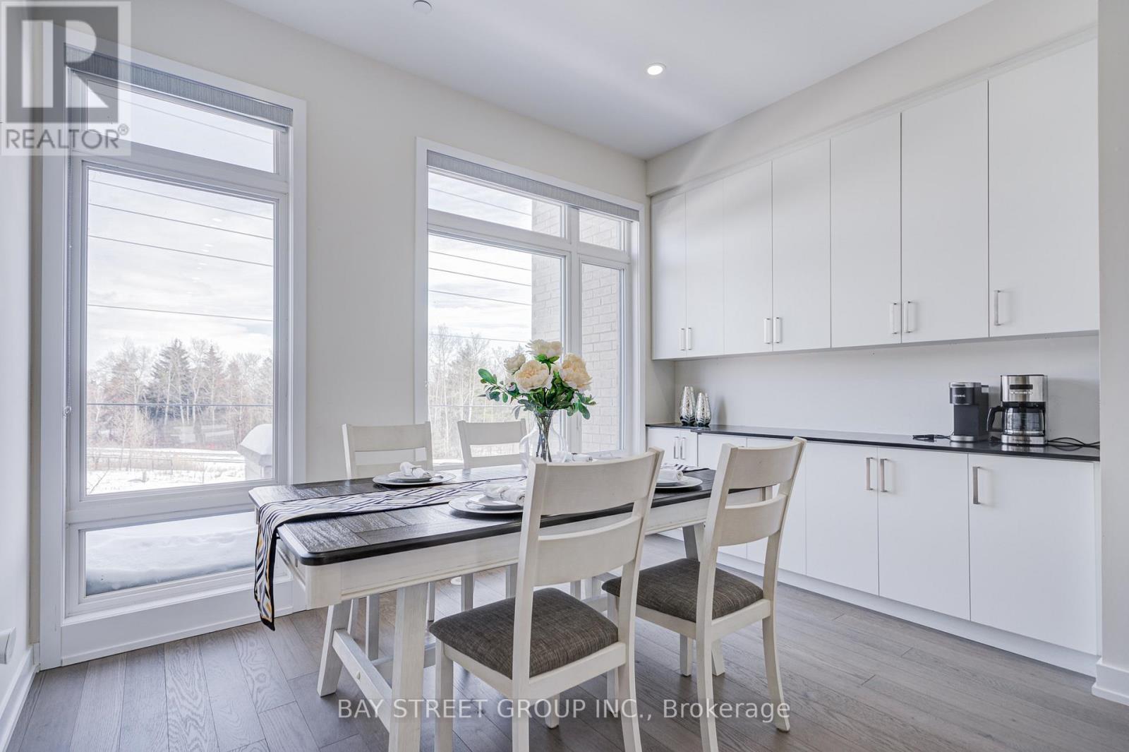 51 Credit Lane, Richmond Hill, ON - Indoor Photo Showing Dining Room