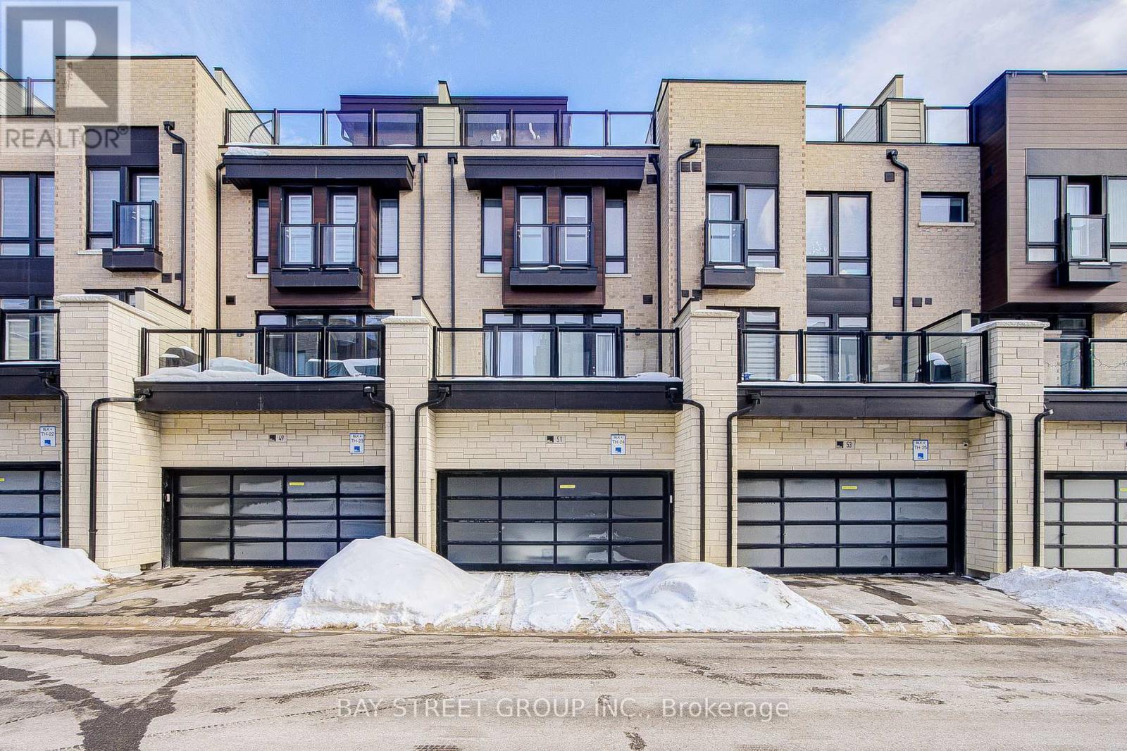 51 Credit Lane, Richmond Hill, ON - Outdoor With Facade