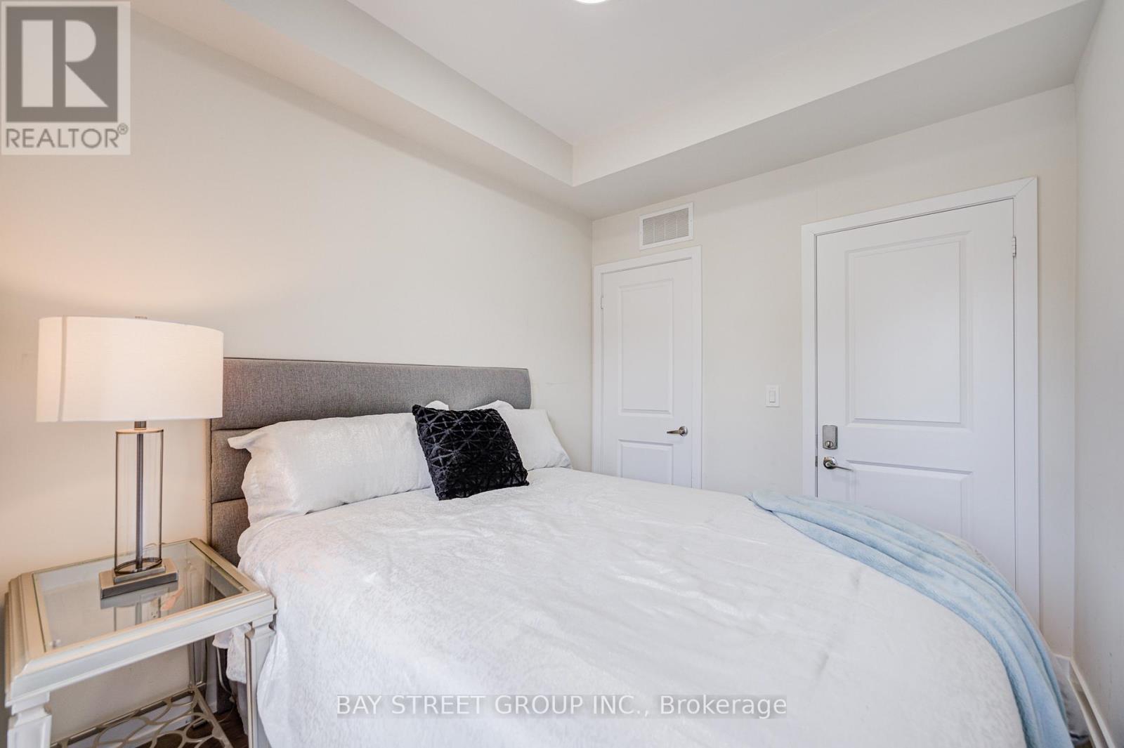 51 Credit Lane, Richmond Hill, ON - Indoor Photo Showing Bedroom