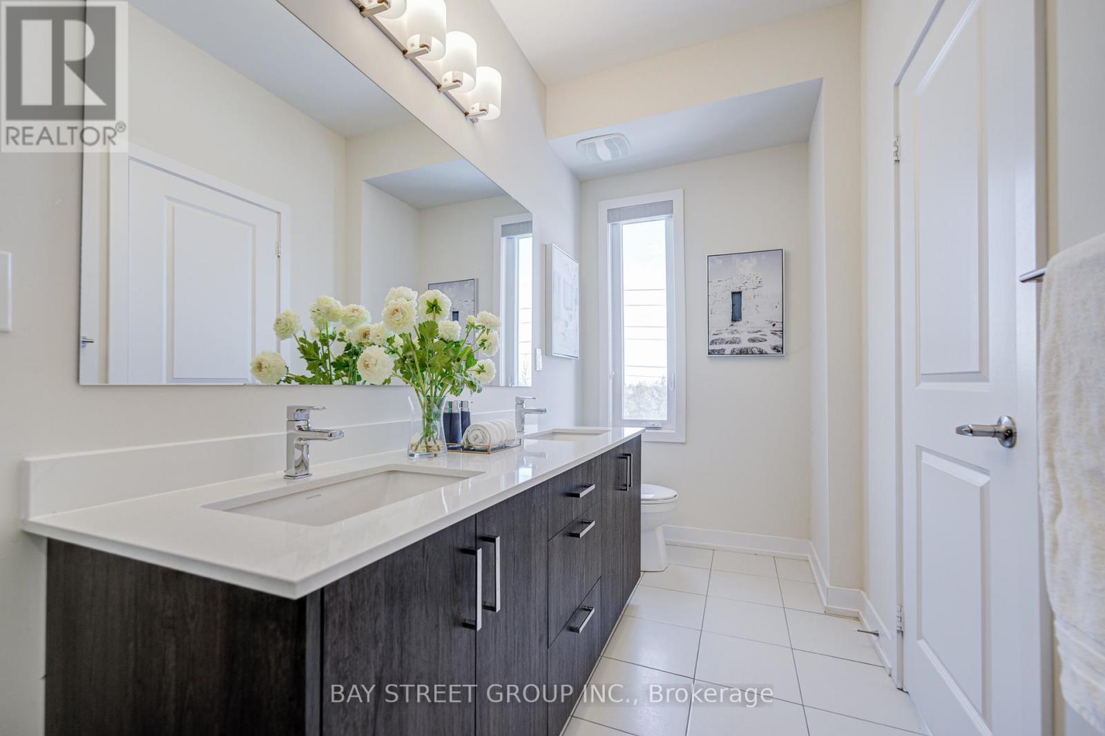 51 Credit Lane, Richmond Hill, ON - Indoor Photo Showing Bathroom