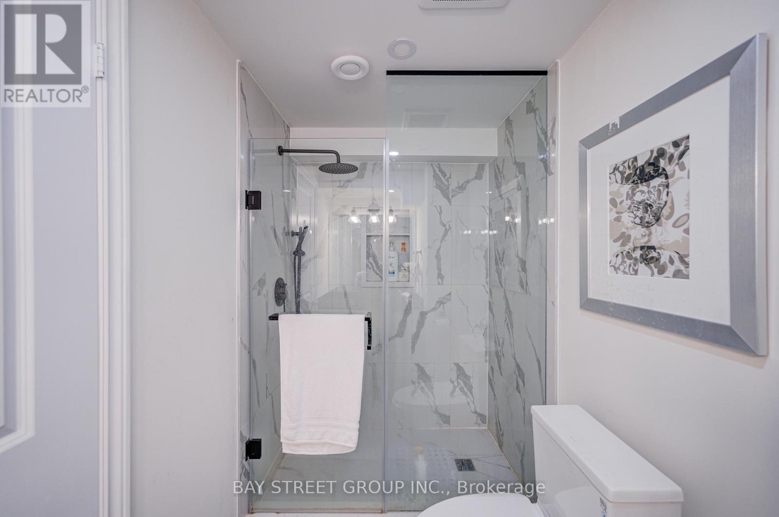 51 Credit Lane, Richmond Hill, ON - Indoor Photo Showing Bathroom