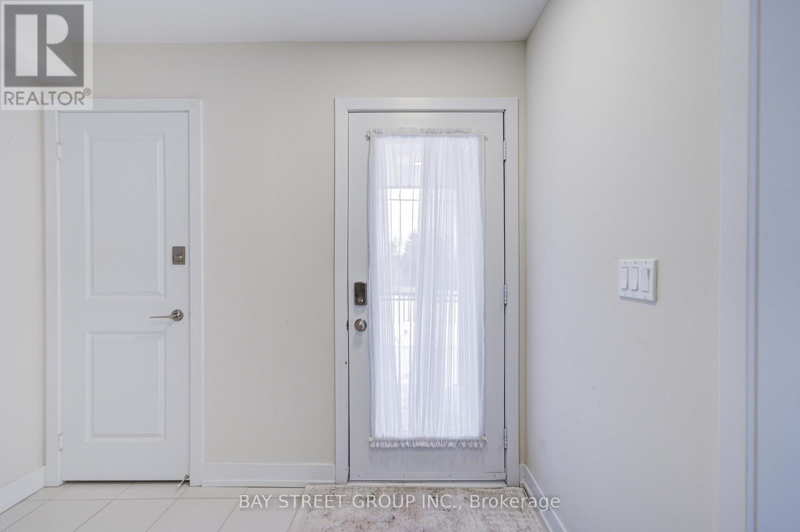 51 Credit Lane, Richmond Hill, ON - Indoor Photo Showing Other Room