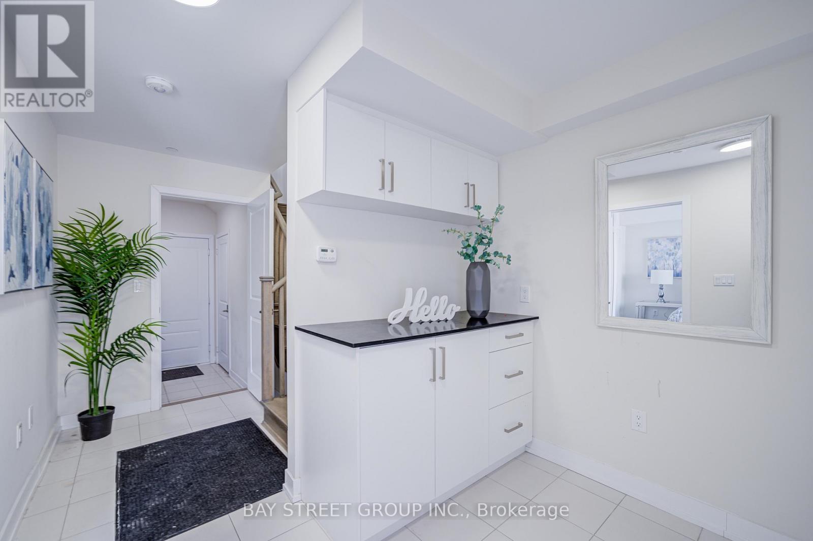 51 Credit Lane, Richmond Hill, ON - Indoor Photo Showing Other Room