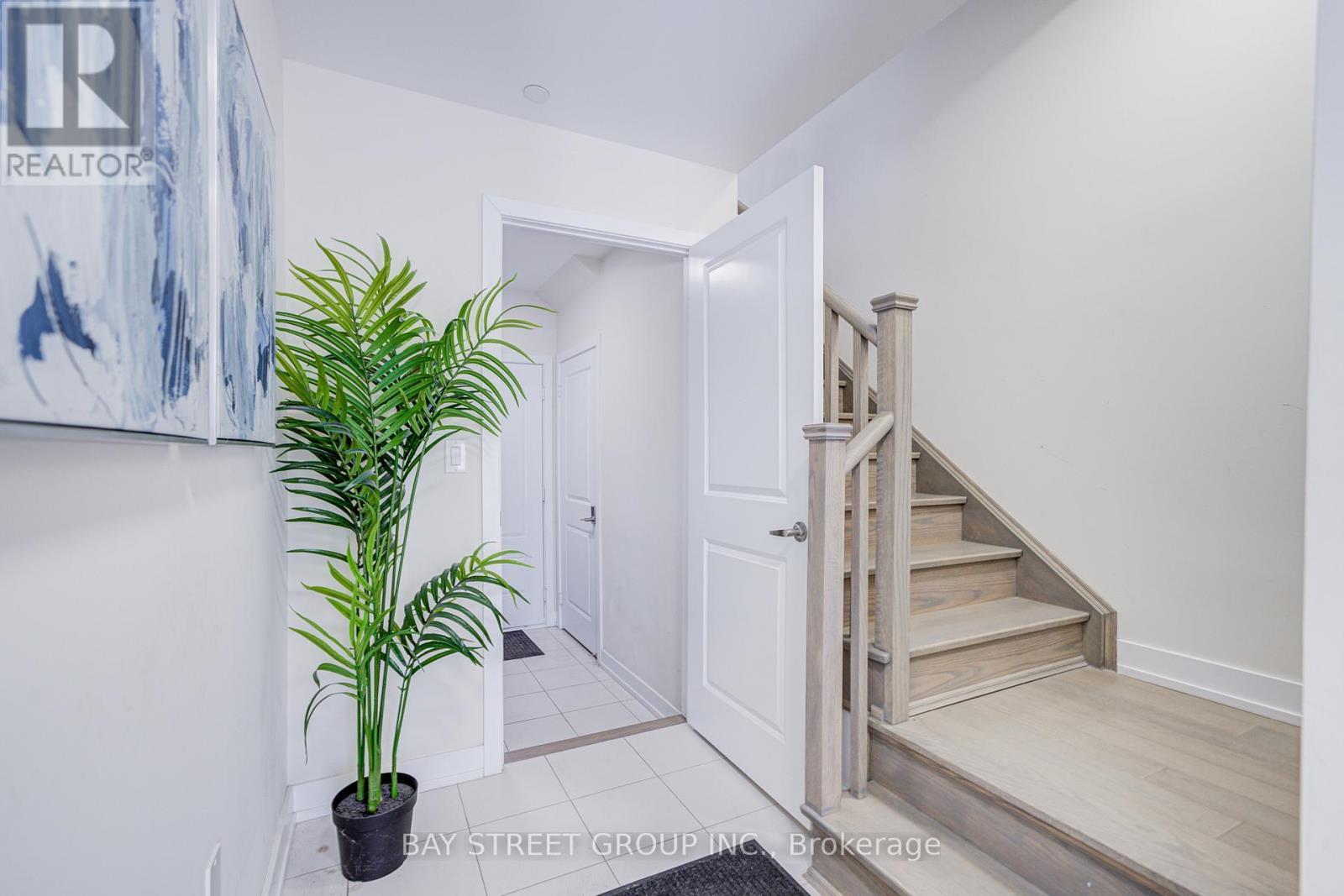 51 Credit Lane, Richmond Hill, ON - Indoor Photo Showing Other Room