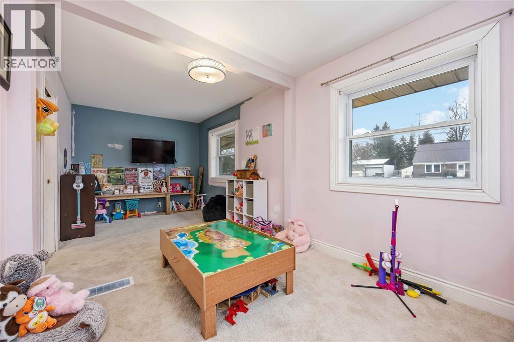 2346 Sydenham Avenue, St Clair, ON - Indoor