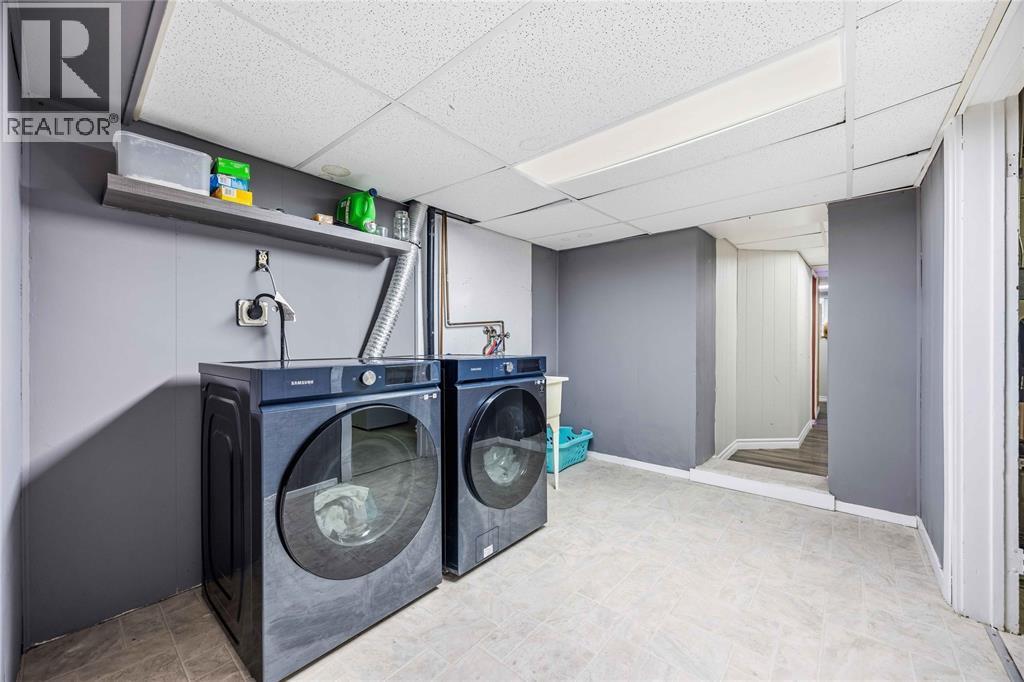2346 Sydenham Avenue, St Clair, ON - Indoor Photo Showing Laundry Room