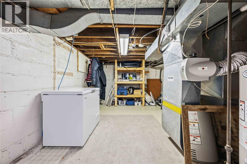 2346 Sydenham Avenue, St Clair, ON - Indoor