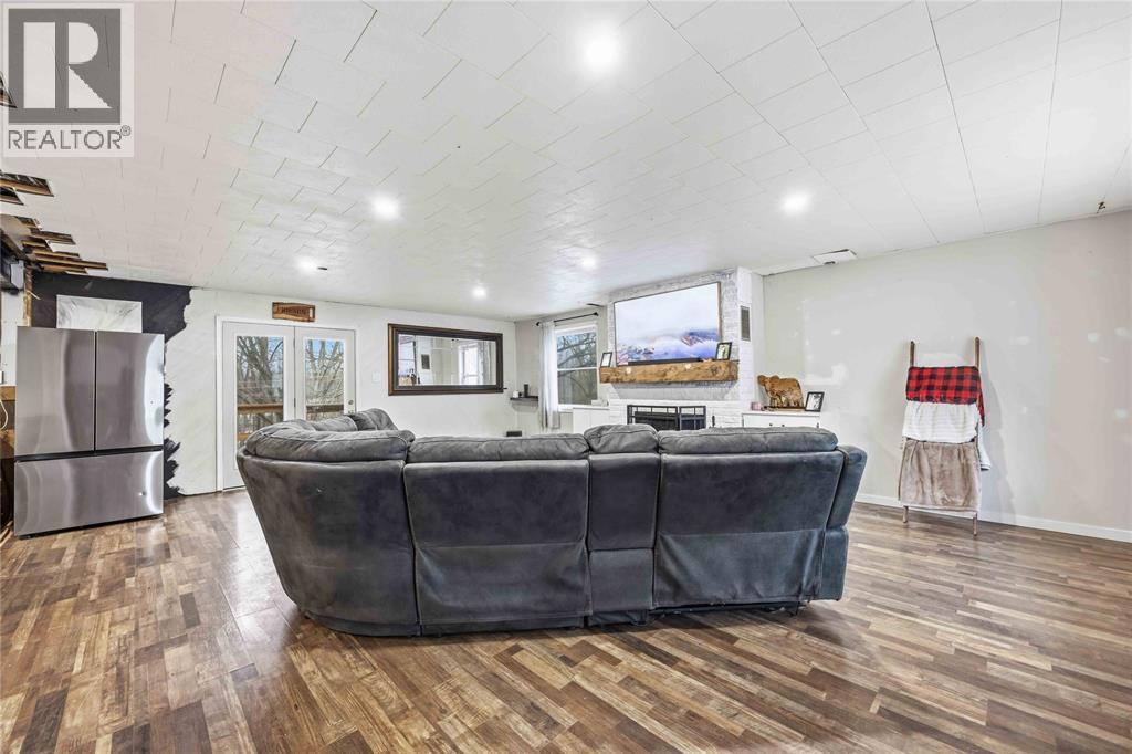 2346 Sydenham Avenue, St Clair, ON - Indoor