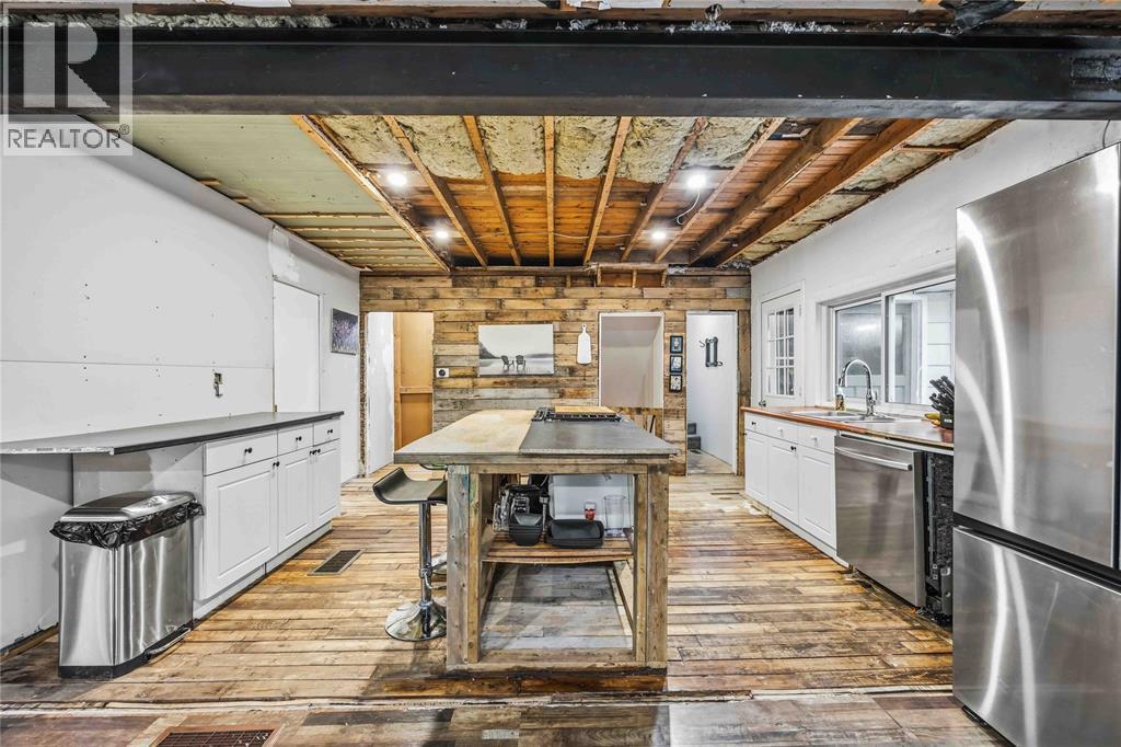 2346 Sydenham Avenue, St Clair, ON - Indoor