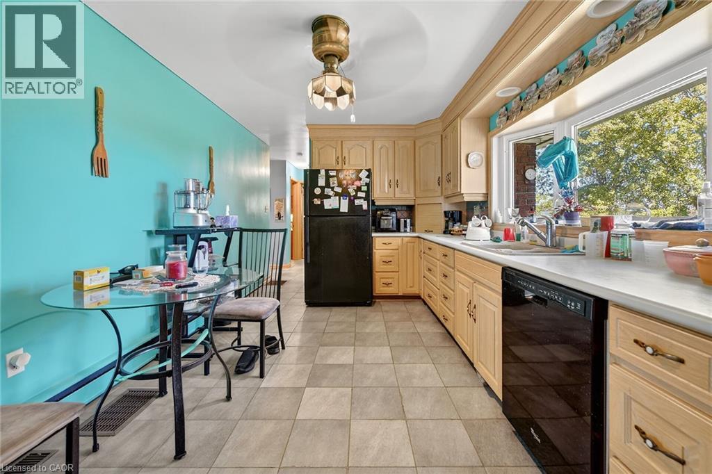 182 Sweets Corners Road, Selkirk, ON - Indoor Photo Showing Kitchen