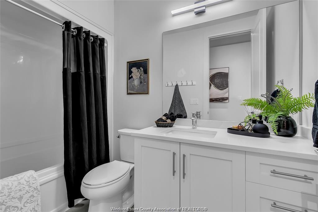 301-233 Watson, Windsor, ON