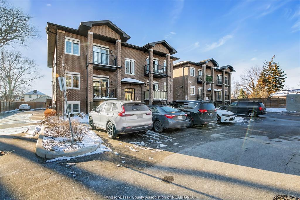 301-233 Watson, Windsor, ON