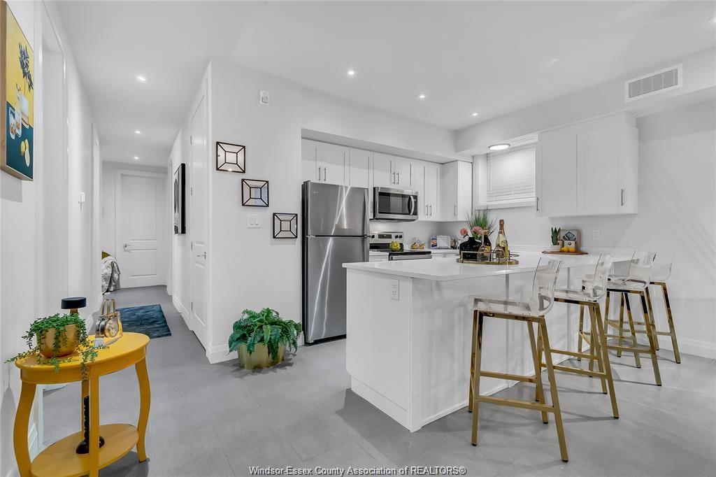 301-233 Watson, Windsor, ON