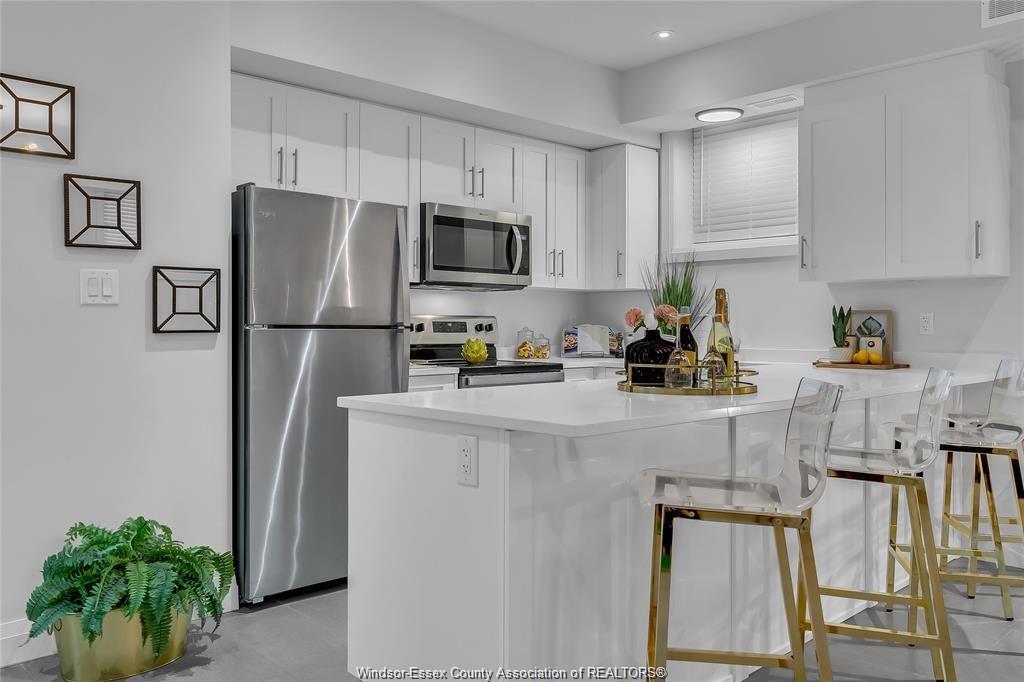 301-233 Watson, Windsor, ON