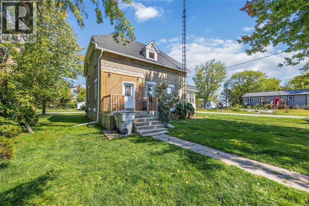 3201 Park Street, Brooke-Alvinston, ON - Outdoor