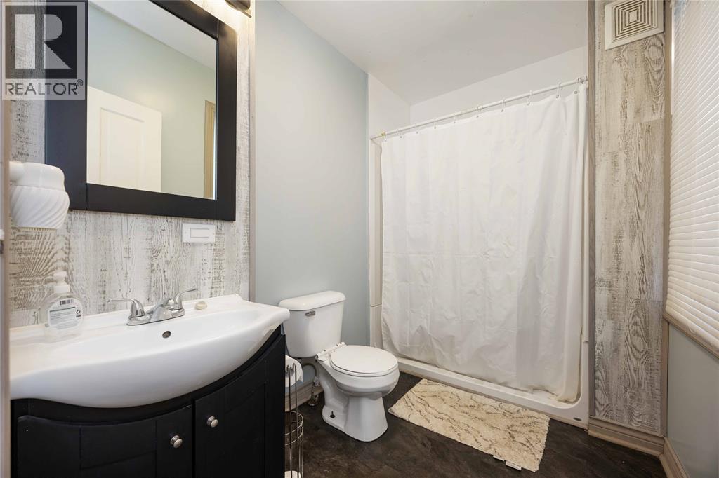 3201 Park Street, Brooke-Alvinston, ON - Indoor Photo Showing Bathroom