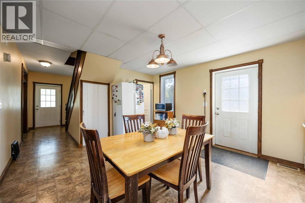 3201 Park Street, Brooke-Alvinston, ON - Indoor Photo Showing Dining Room