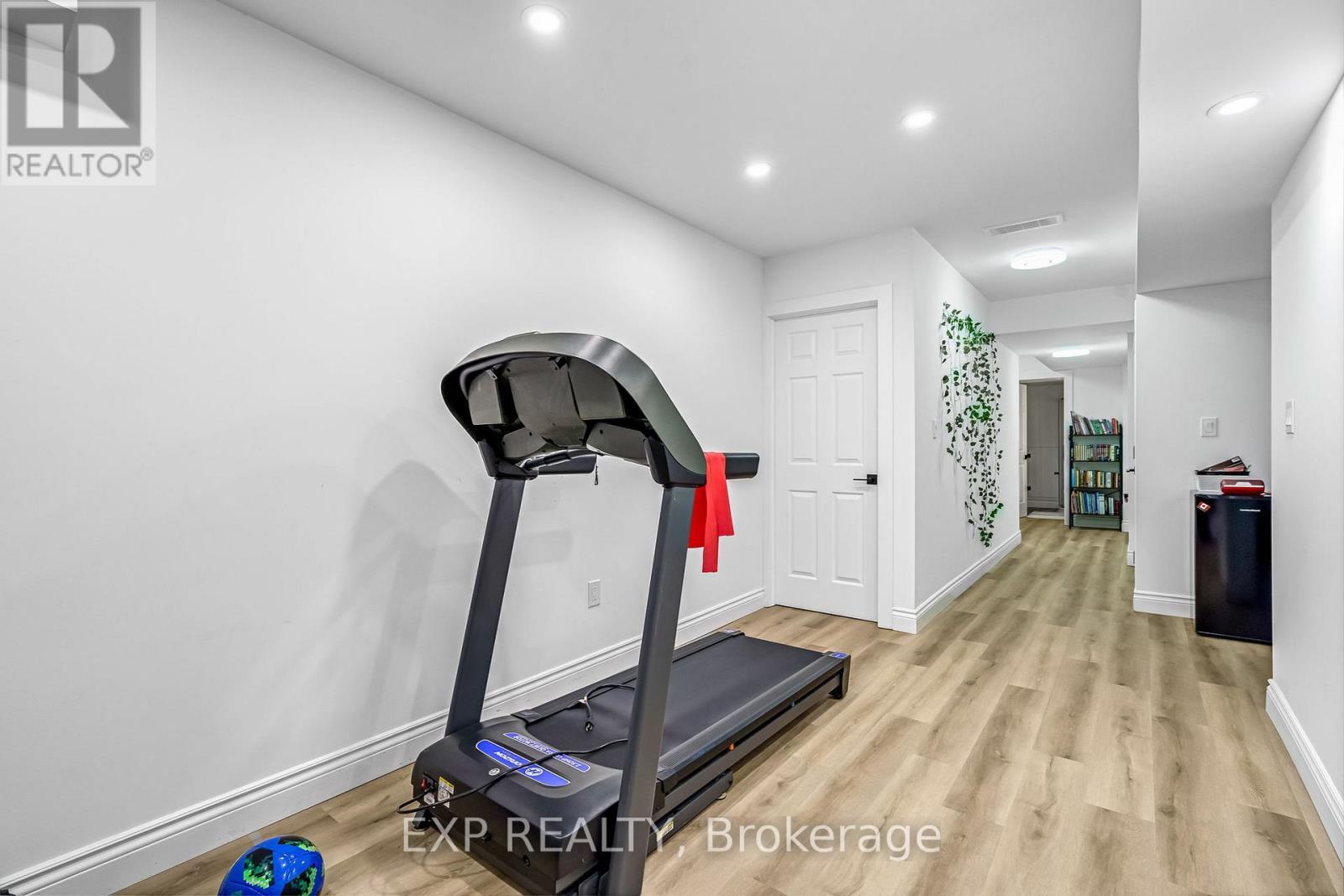 Lower Level Recroom - 26 - 1870 Aldersbrook Gate, London North (North S), ON