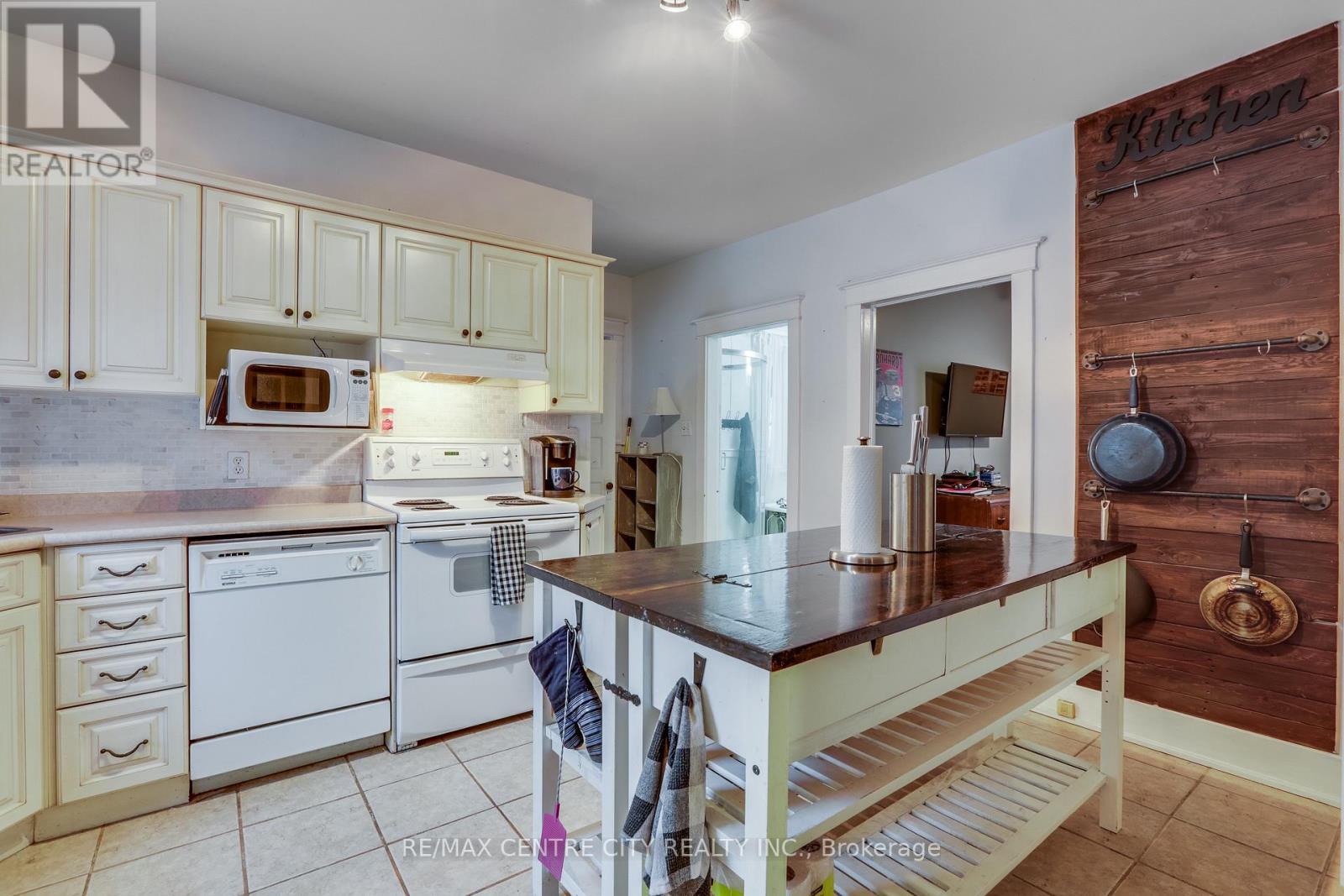 430 Kathleen Avenue, London East (East H), ON - Indoor Photo Showing Kitchen