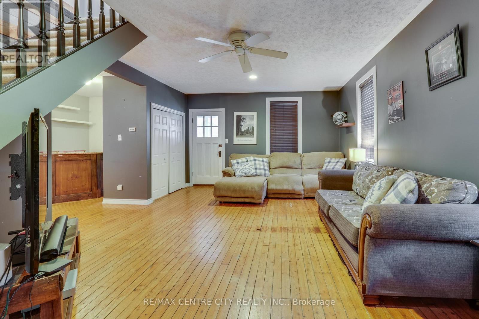 430 Kathleen Avenue, London East (East H), ON - Indoor Photo Showing Living Room