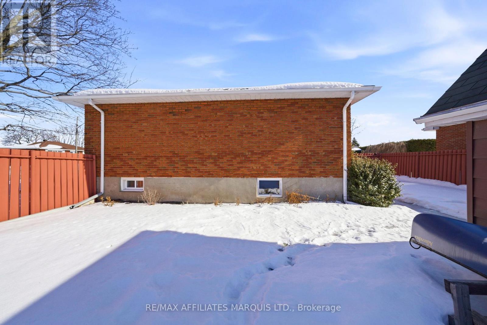 1057 Roy Avenue, Cornwall, ON - Outdoor