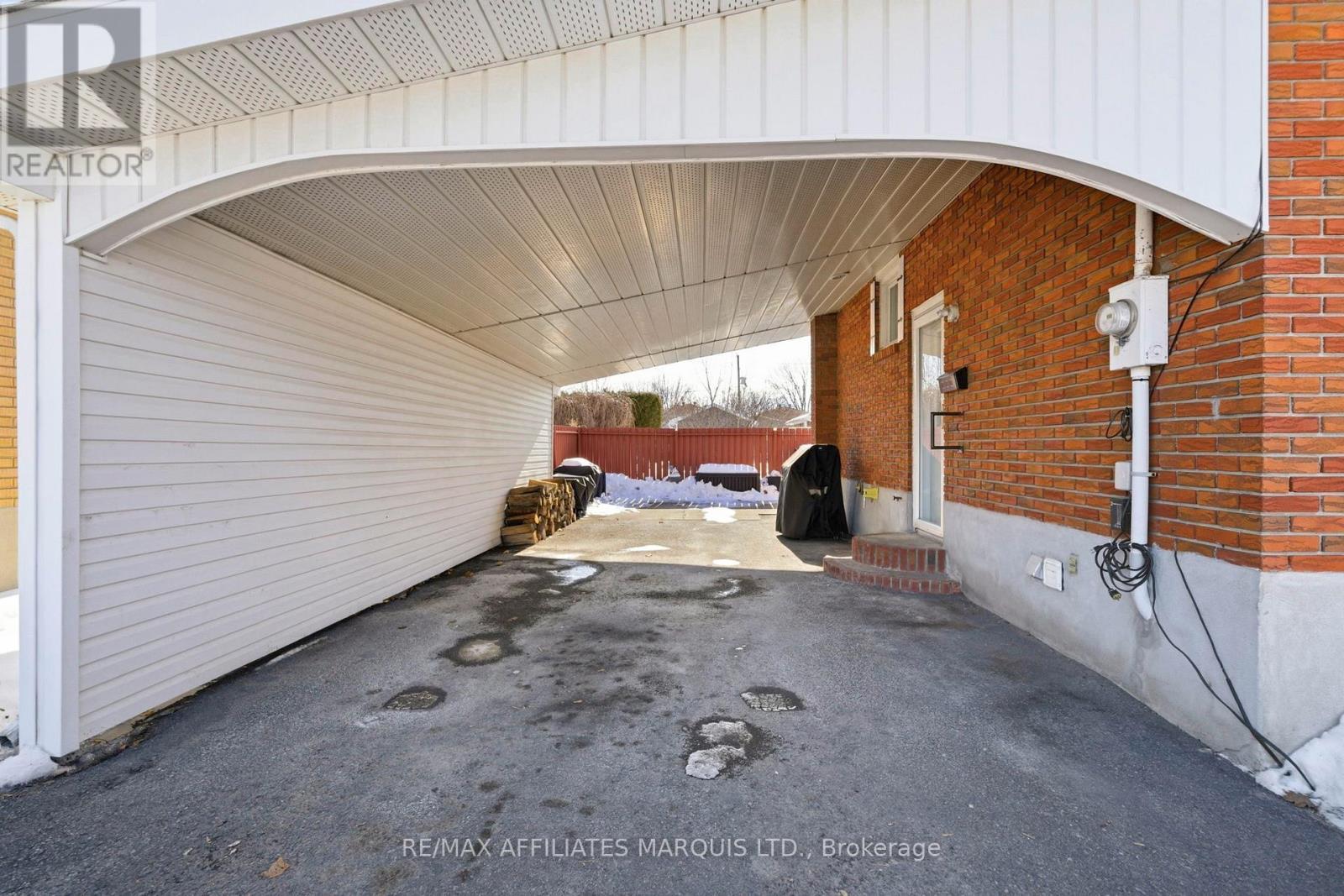 1057 Roy Avenue, Cornwall, ON - Outdoor With Exterior