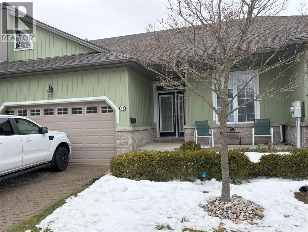 13 Oakwood Links Lane, Grand Bend, ON - Outdoor