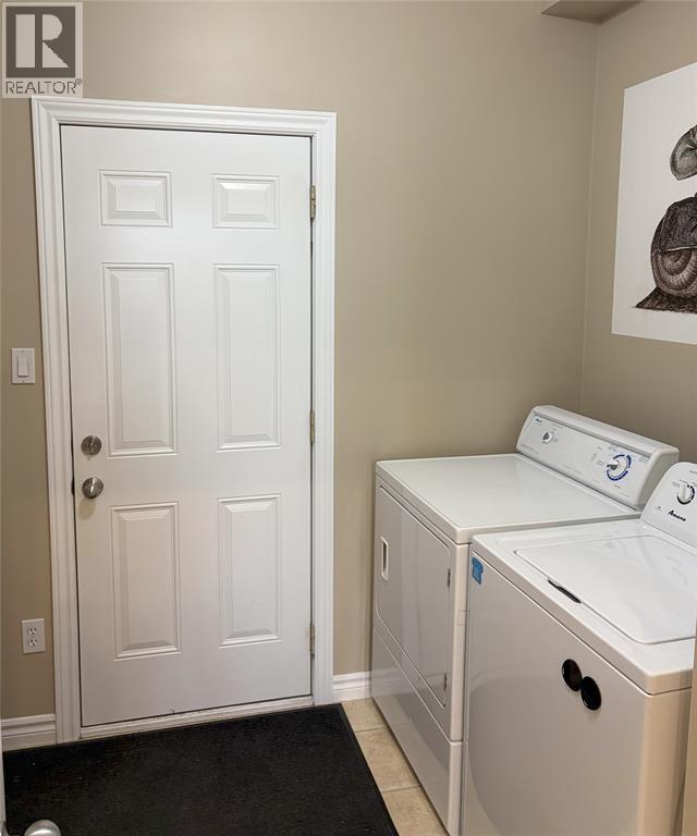 13 Oakwood Links Lane, Grand Bend, ON - Indoor Photo Showing Laundry Room