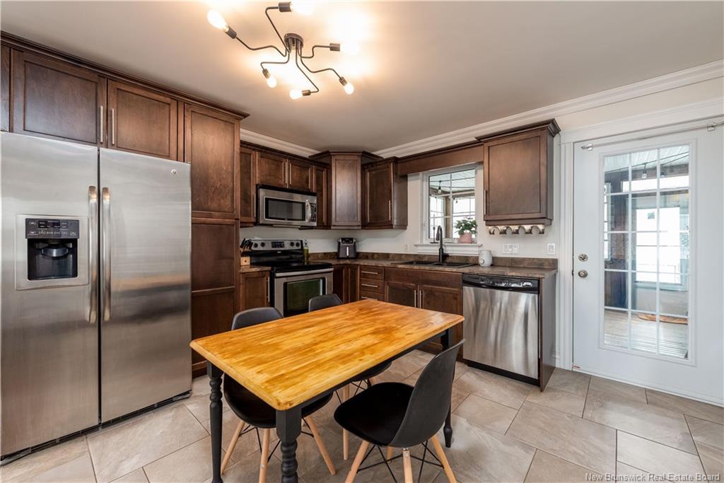 73 Lakeburn Ave, Dieppe, NB