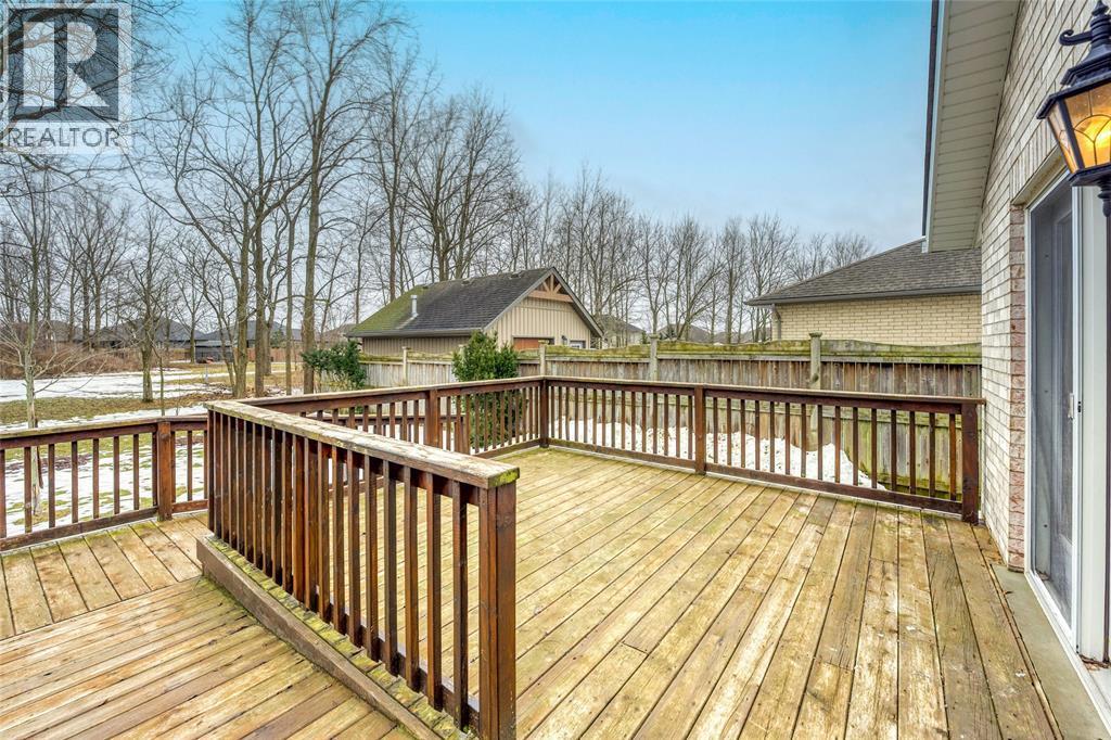 572 Valentina Street, Petrolia, ON - Outdoor With Deck Patio Veranda With Exterior