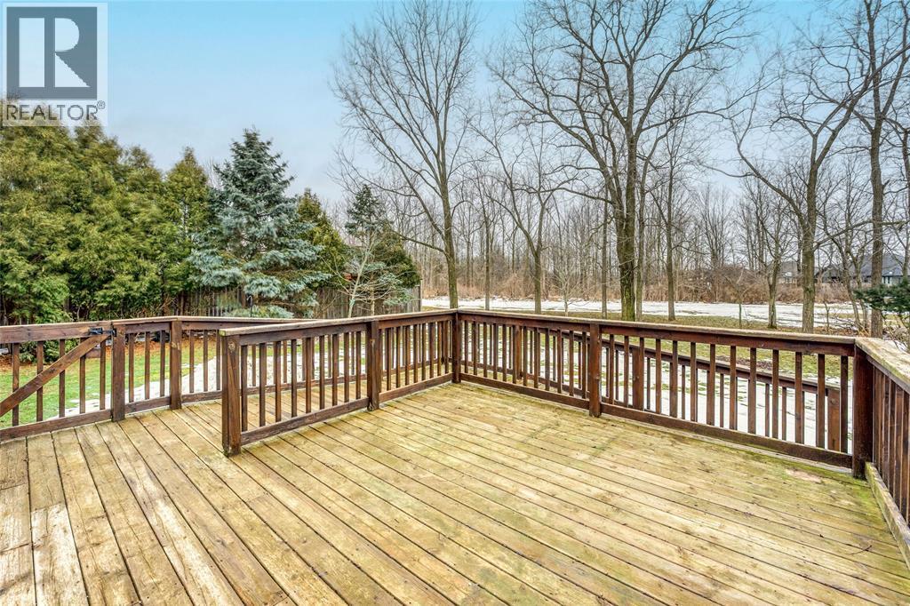 572 Valentina Street, Petrolia, ON - Outdoor With Deck Patio Veranda