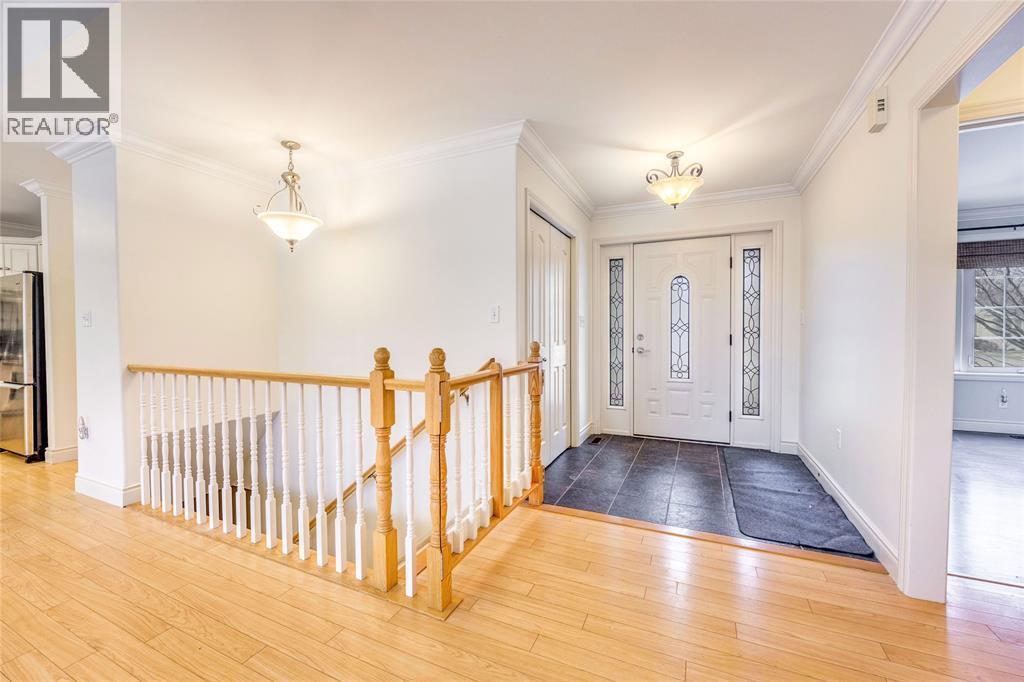 572 Valentina Street, Petrolia, ON - Indoor Photo Showing Other Room