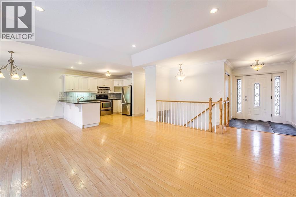 572 Valentina Street, Petrolia, ON - Indoor Photo Showing Other Room