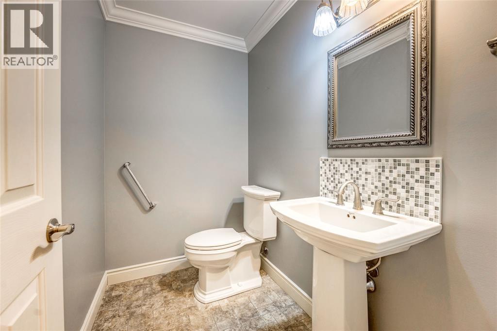 572 Valentina Street, Petrolia, ON - Indoor Photo Showing Bathroom