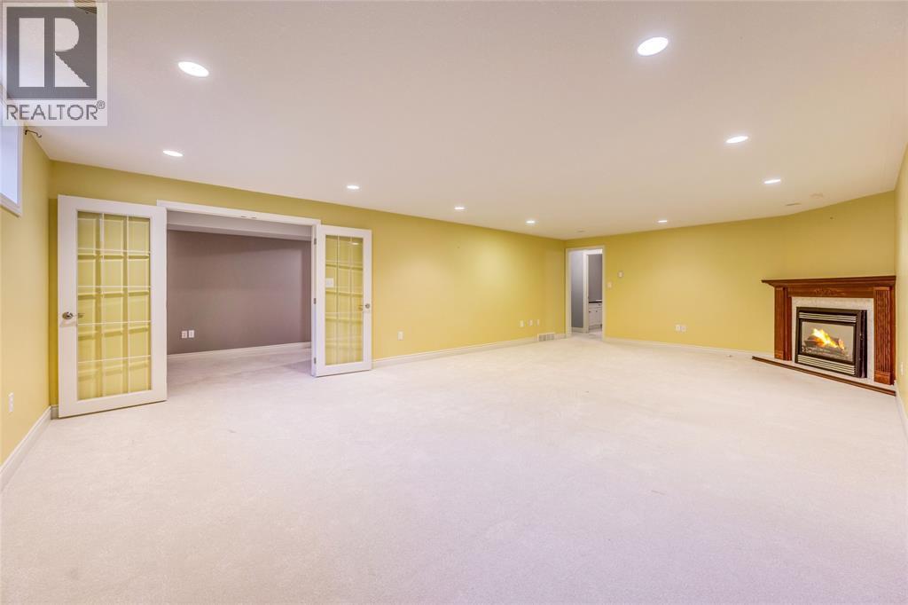 572 Valentina Street, Petrolia, ON - Indoor